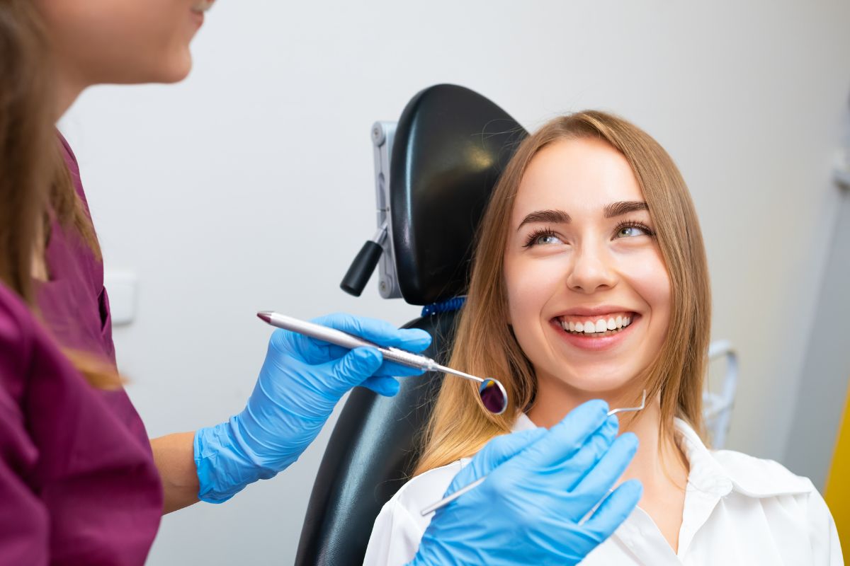 7 Things Your Dentist Notices Before You Even Say a Word